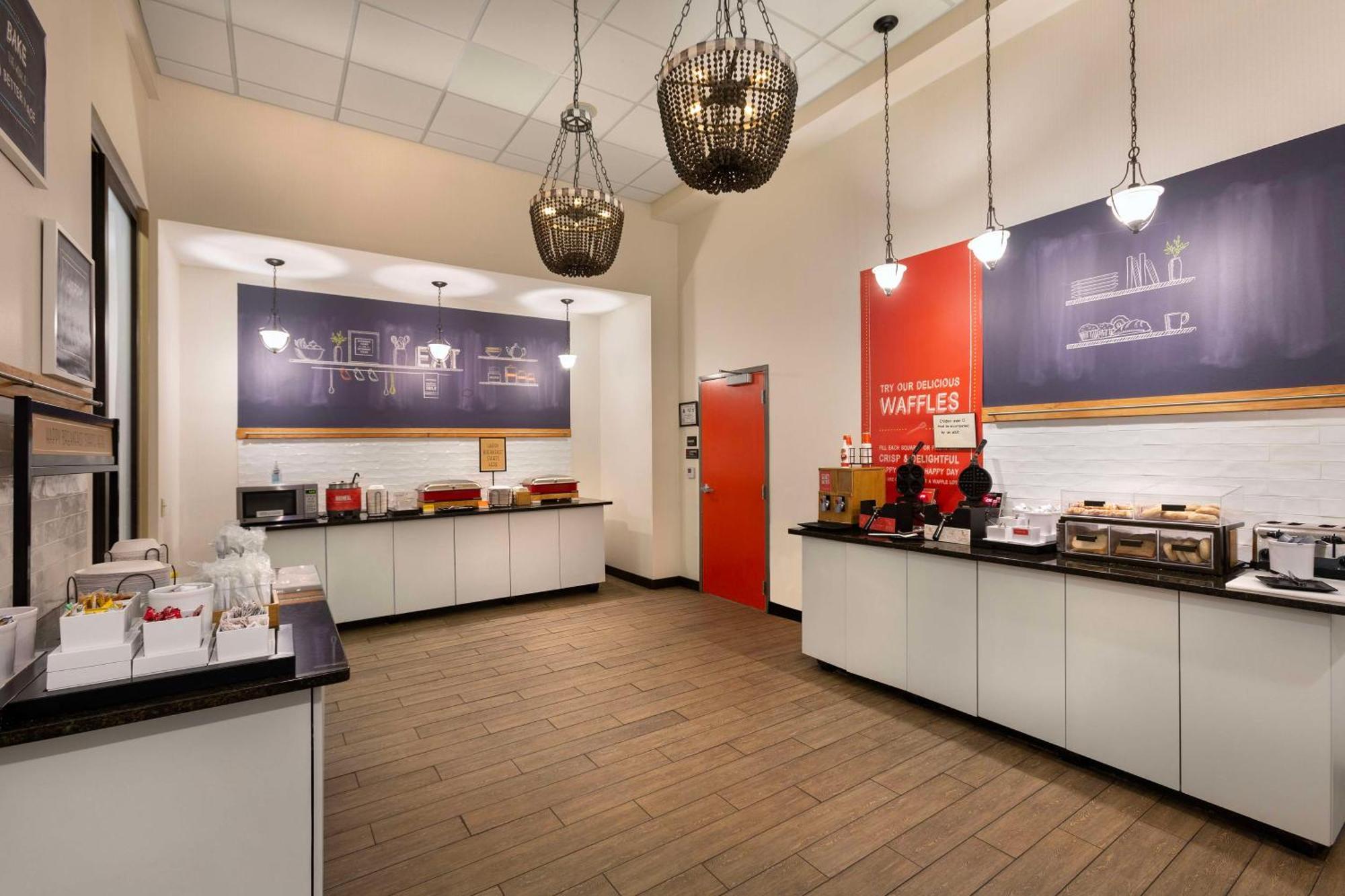 Hampton Inn Belmont At Montcross Bagian luar foto