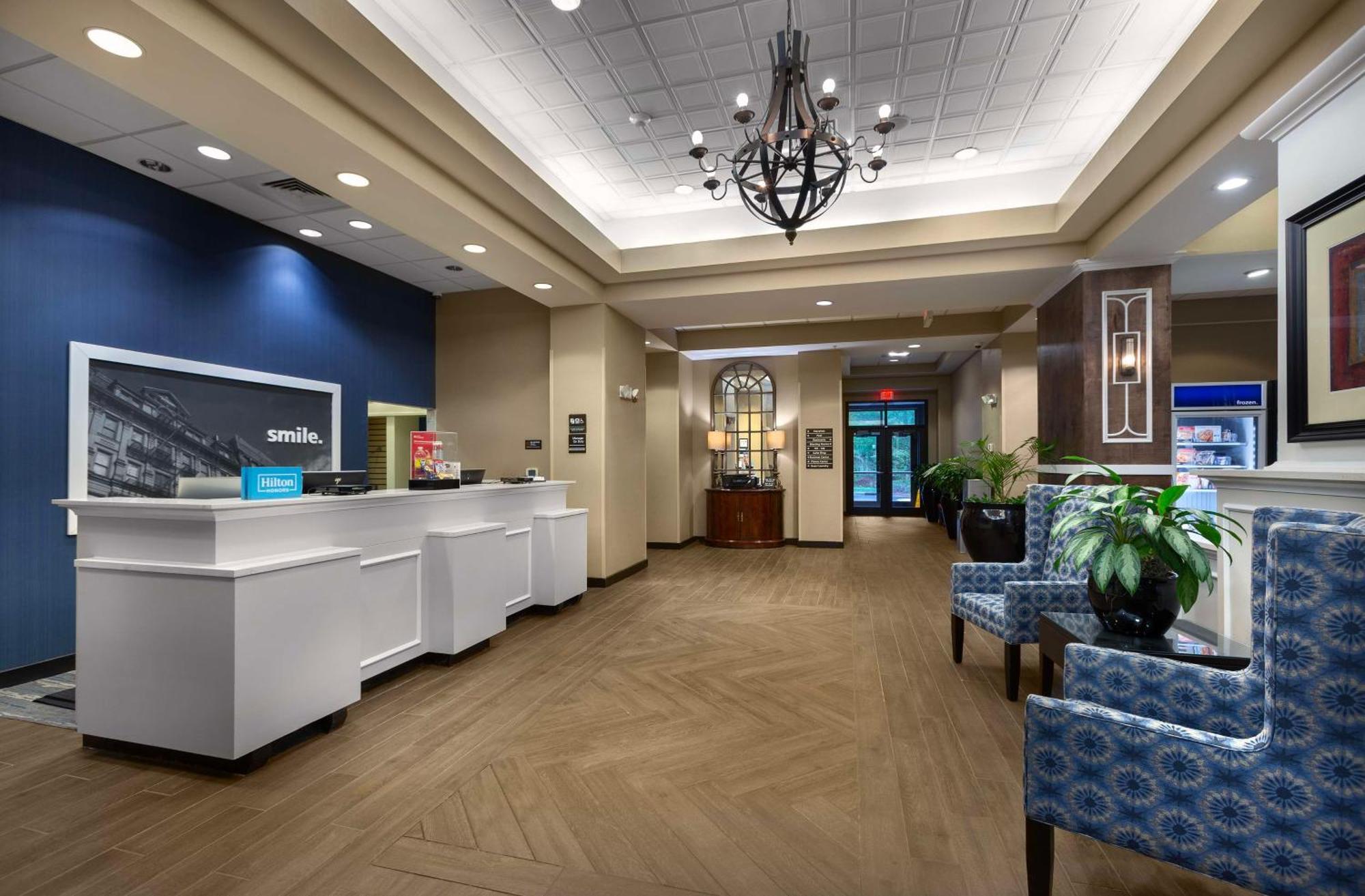 Hampton Inn Belmont At Montcross Bagian luar foto